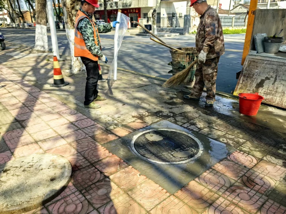 E:\局投稿\2025年\照片\车胤大道（恒盛世家）更换井盖井座1套_20250327095248.jpg