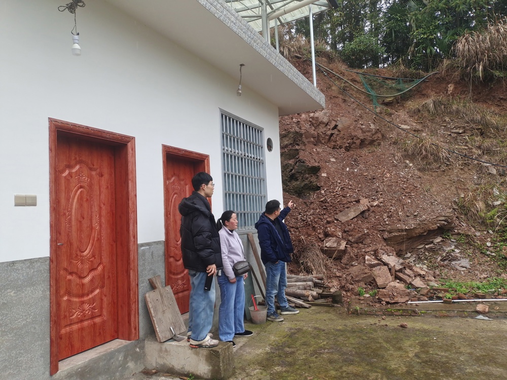 dcb33d88c607534f7ea95a0fbcf43c80